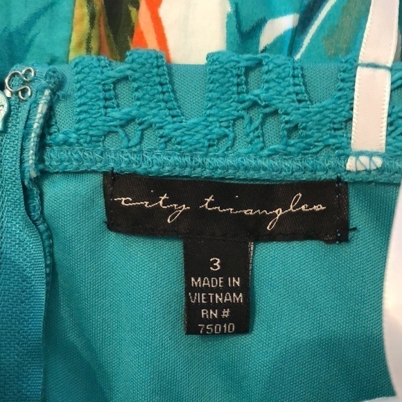 City Triangles Tropical Floral Strapless Bubble
Dress With Belt Size 3 - Picture 6 of 12